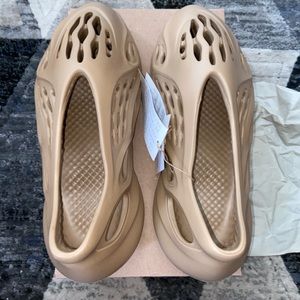 Yeezy Foamrunners “Ochre”